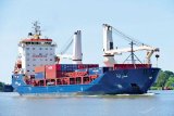 Deux navires algériens reprennent la mer : le fret maritime national relancé