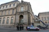 Casse du siècle au Louvre : un suspect arrêté à Roissy alors qu’il tentait de fuir vers… l’Algérie