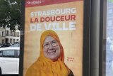 Nacera, voilée sur une affiche municipale, devient la cible d’une polémique en France
