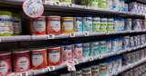 À cause d’une « toxine », cette marque de lait infantile française rappelle ses stocks