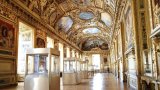 Braquage spectaculaire du Louvre en plein jour : des bijoux « inestimables » volés, ce que l’on sait